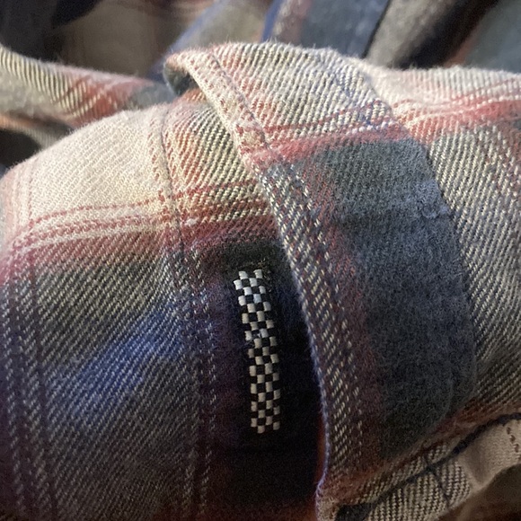 Men’s Flannel Tailored Fit Button Down Shirt - Picture 5 of 5